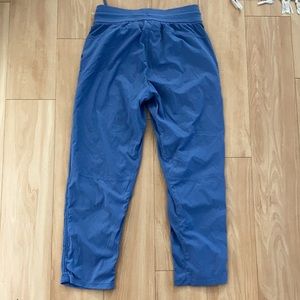 Lululemon Beyond the Studio Crop Size 6